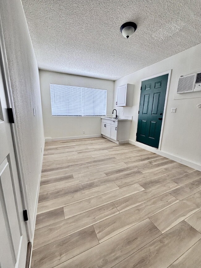 Building Photo - Remodeled 3-Bed Home with Private Studio, Driveway & Spacious Backyard!