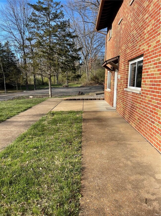 Building Photo - 6170 Roseglyn Ln