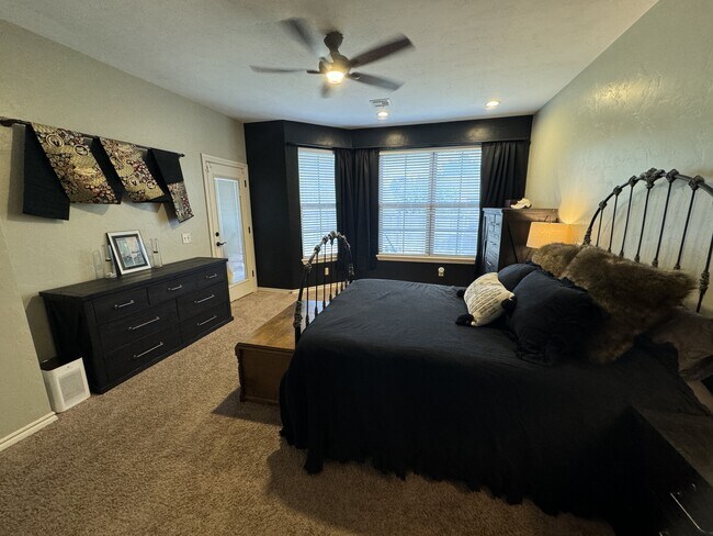 Building Photo - 2001 Mt Vernon Rd