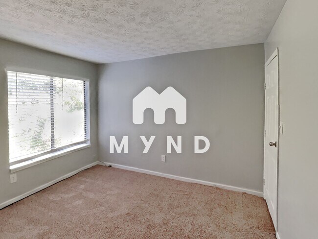 Building Photo - 3575 Oakvale Rd Unit 405