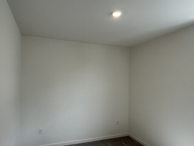 Building Photo - Come Tour This Beautiful Brand New 4-Bedro...