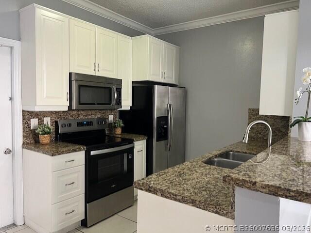 Building Photo - 2163 Madeira Dr
