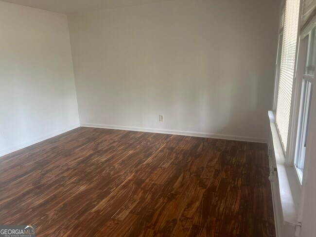 Building Photo - 1397 Peachcrest Rd