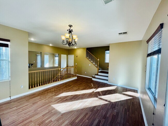 Building Photo - Open Design Plan 3 Bd + Office, 3 bth, New Floors, New paint!