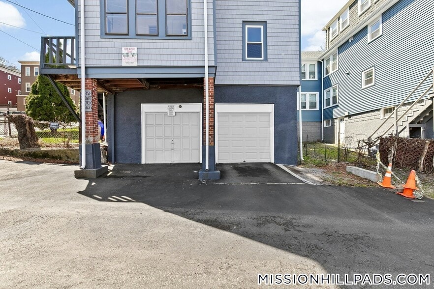 Building Photo - 155-157 Hillside St.