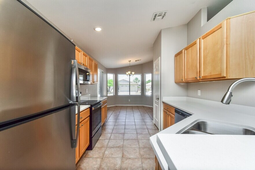 Building Photo - 8949 N Velvet Mesquite Pl