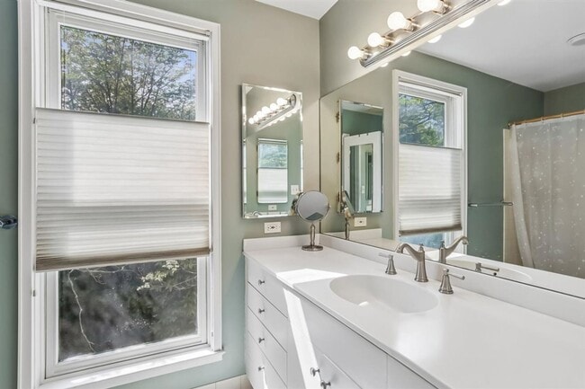 Building Photo - Amazing 5BR/3BA Home in Bethesda,MD - Ready early July!