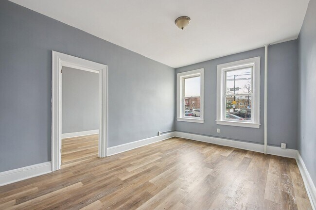 Building Photo - 6700 Park Ave