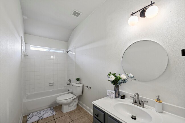 Building Photo - 2123 Enchanted Park Ln