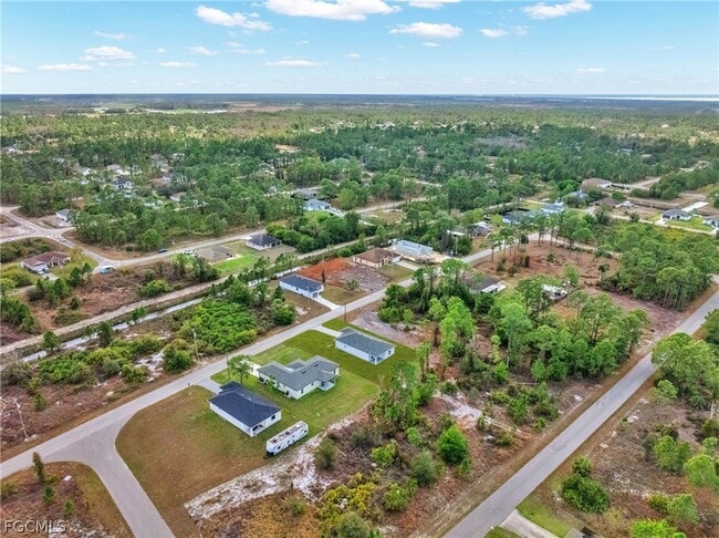 Building Photo - 725 Lamar St E