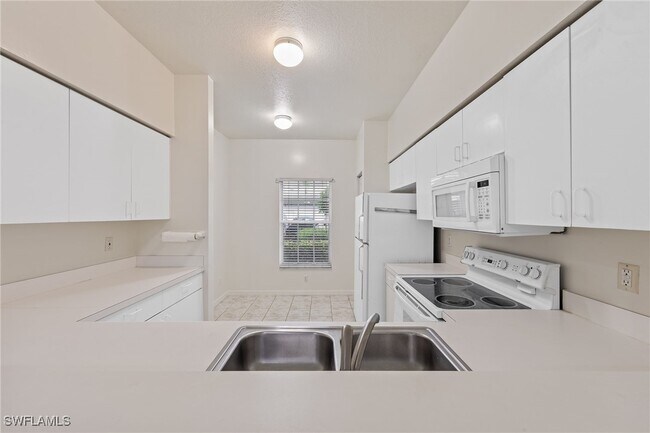 Building Photo - 3250 Cypress Glen Way