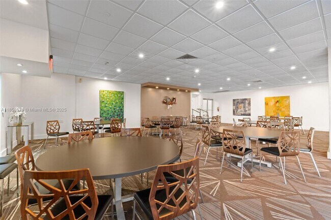 Building Photo - 5701 Collins Ave
