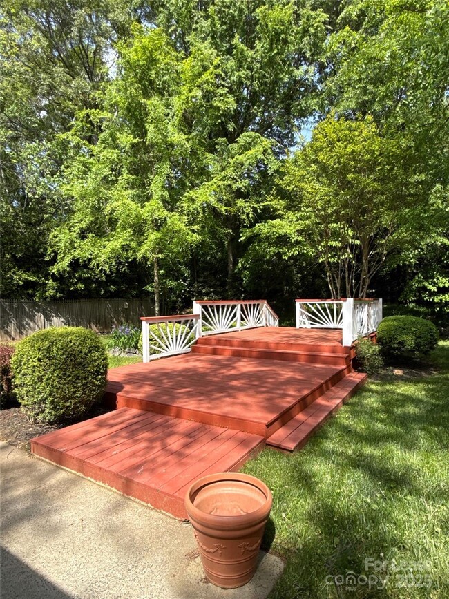 Building Photo - 9909 Elm Creek Ln