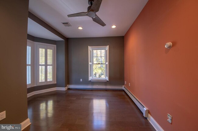 Building Photo - 35 Delaware Ave