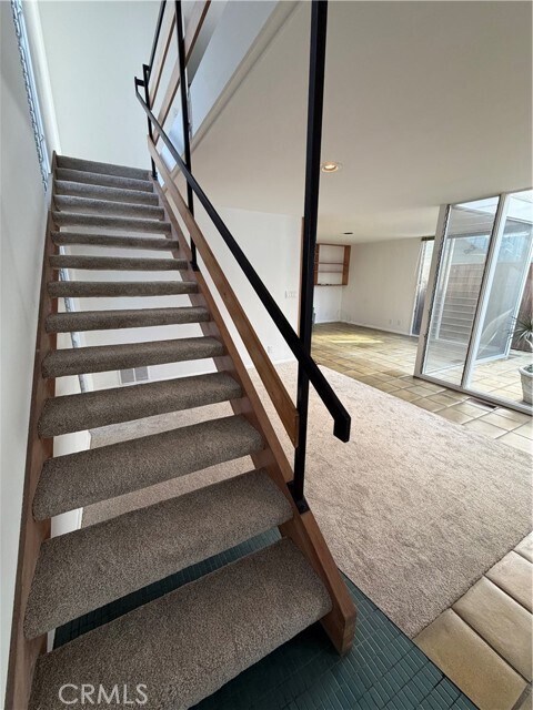 Building Photo - 321 Coral Ave