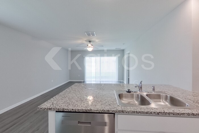 Building Photo - 8700 SW 43rd Ter