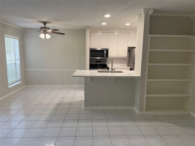 Building Photo - 2120 El Paseo St