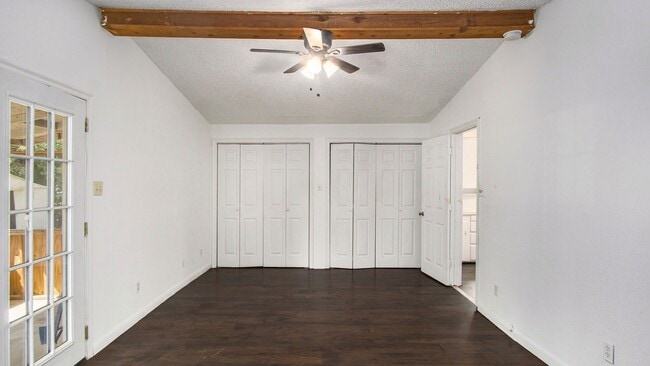 Building Photo - Beautifully Crafted 3 Bed 1 Bath Home in River Oaks!