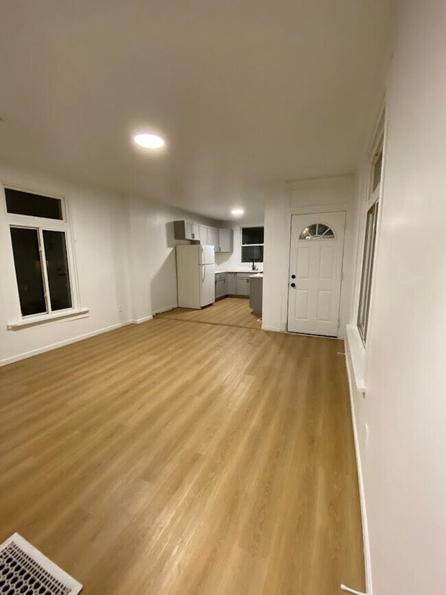 Building Photo - Newly updated 3 bedroom 1 bath house for Rent!