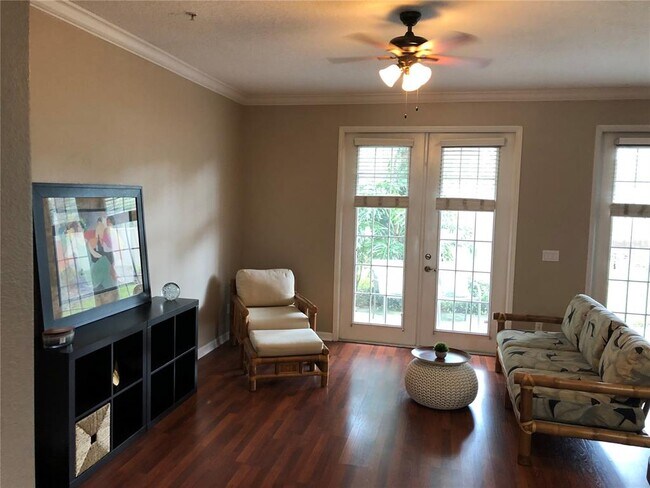 Building Photo - 656 Pinebranch Cir