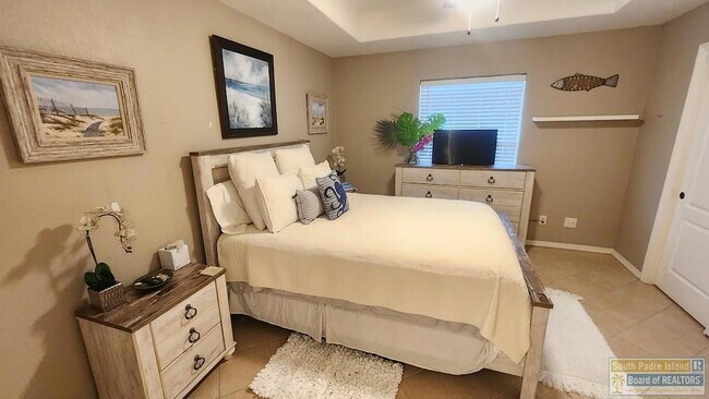Building Photo - 9 Doral Dr