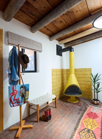 Building Photo - 2861 Agua Fria St