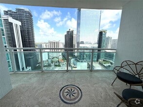 Building Photo - 950 Brickell Bay Dr