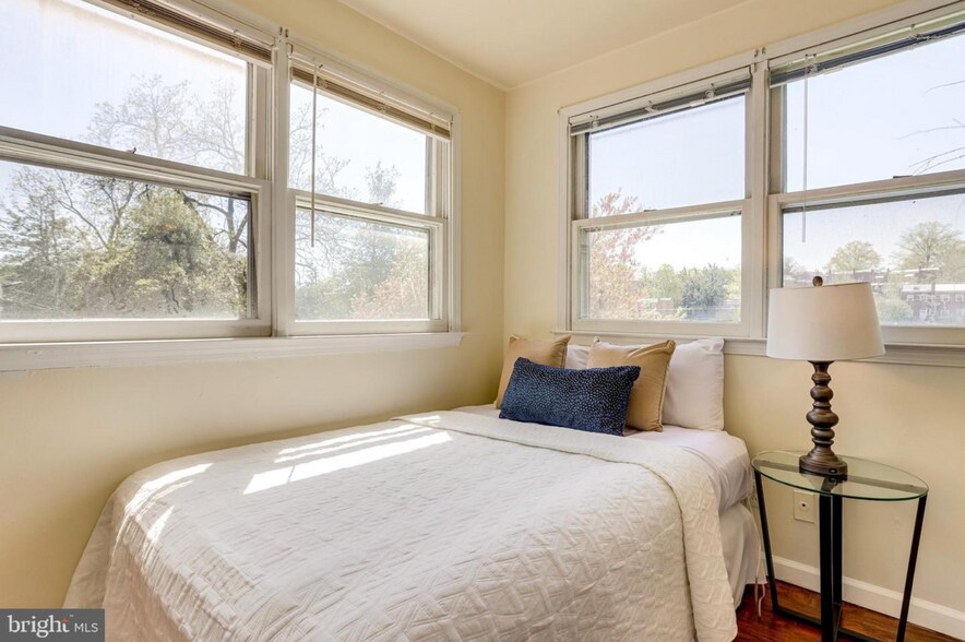 Building Photo - 1807 41st Pl SE