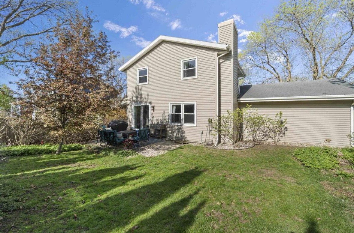 Building Photo - 5719 Highland Way