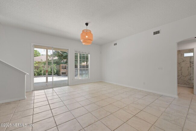 Building Photo - 721 Hazelmoor Ln