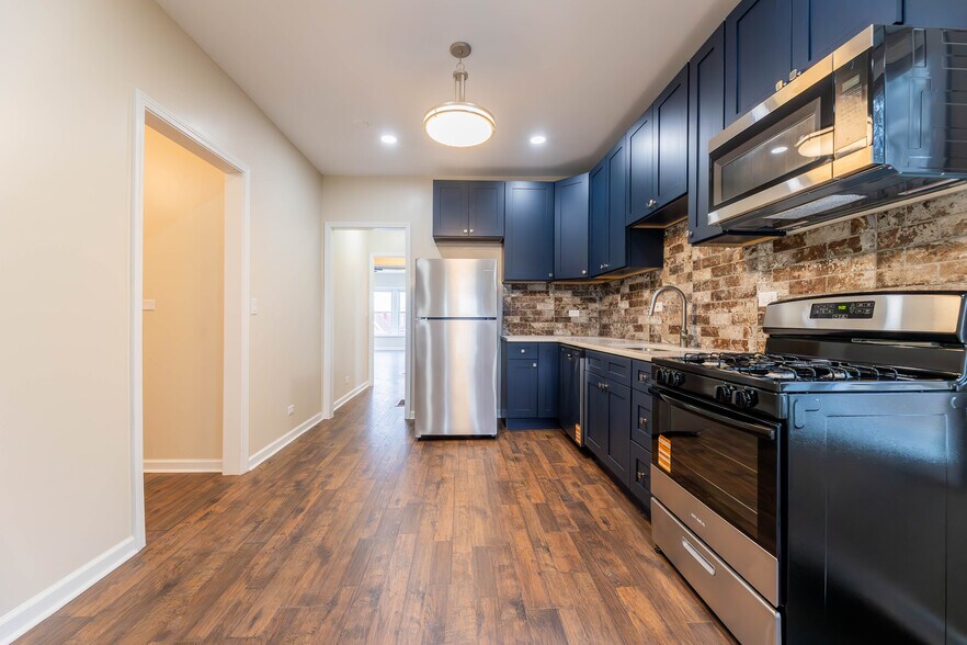 Building Photo - 8327 S Crandon Ave