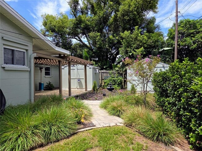 Building Photo - 9071 Ridge Rd