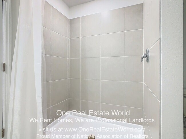 Building Photo - 5151 Bridgehaven Rd