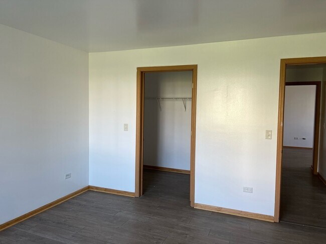 Building Photo - 2115 Silverstone Dr