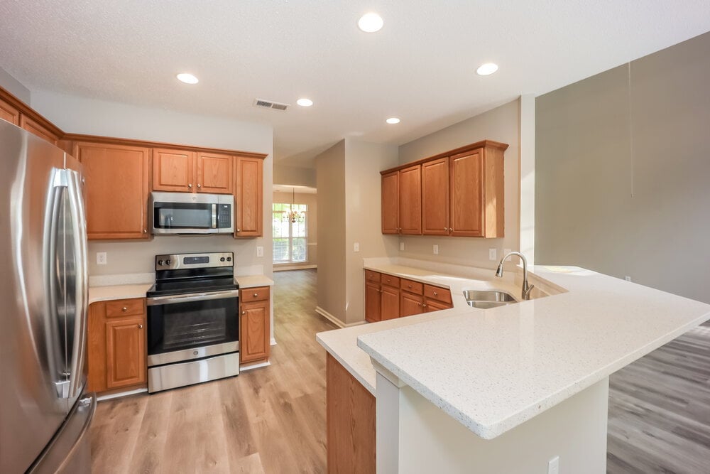 Building Photo - 7601 Hilltop Way