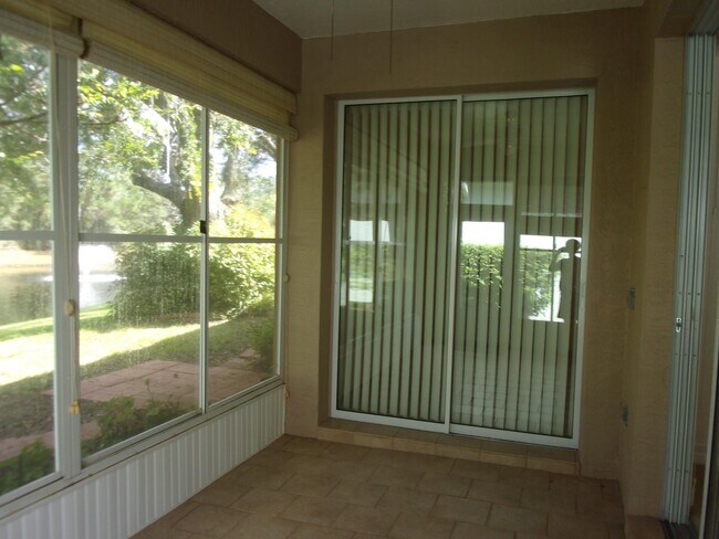 Building Photo - 512 Boxwood Pl