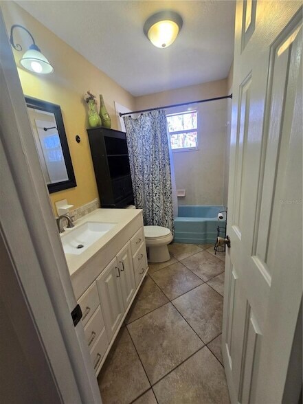 Building Photo - 3918 W Robson St