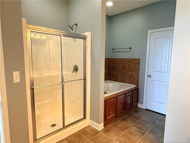 Building Photo - 3917 Barnsdale Dr