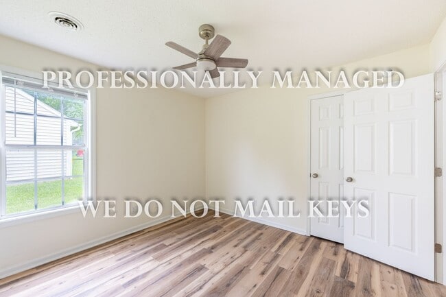 Building Photo - 621 Daffodil Way