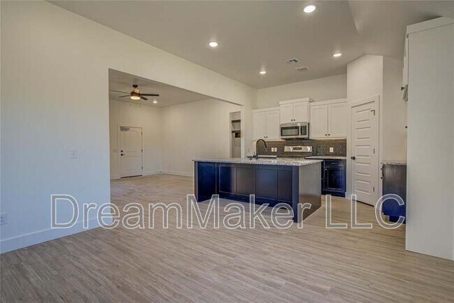Building Photo - 138 Trimble Dr
