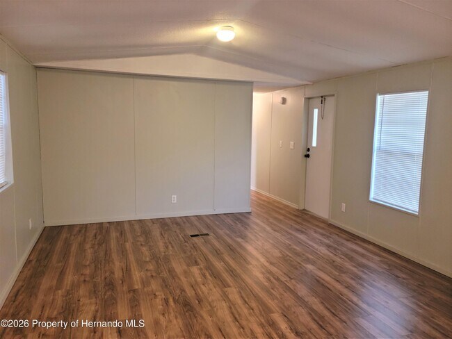 Building Photo - 5323 S Knobhill Terrace