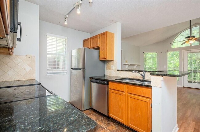 Building Photo - 915 Wentworth Ct