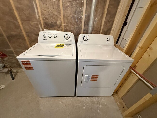 Building Photo - Brand New South End 4 bed/2 bath