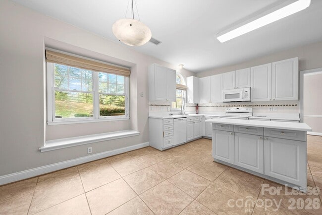 Building Photo - 214 Southern Cross Ln