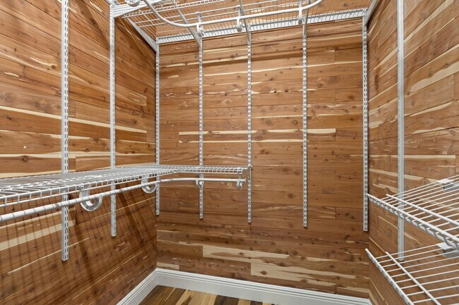 Building Photo - 2996 Cardinal Dr