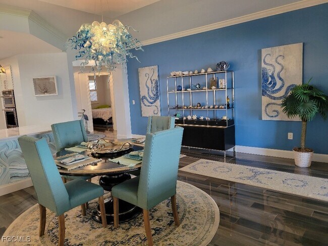 Building Photo - 11620 Court of Palms