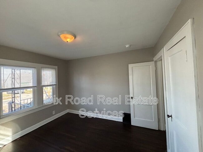 Building Photo - 525 Harrison Ave