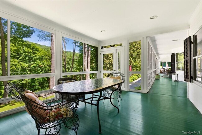 Building Photo - 31 Kittredge Dr