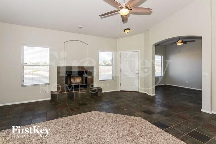 Building Photo - 9747 N Sandy Valley Dr