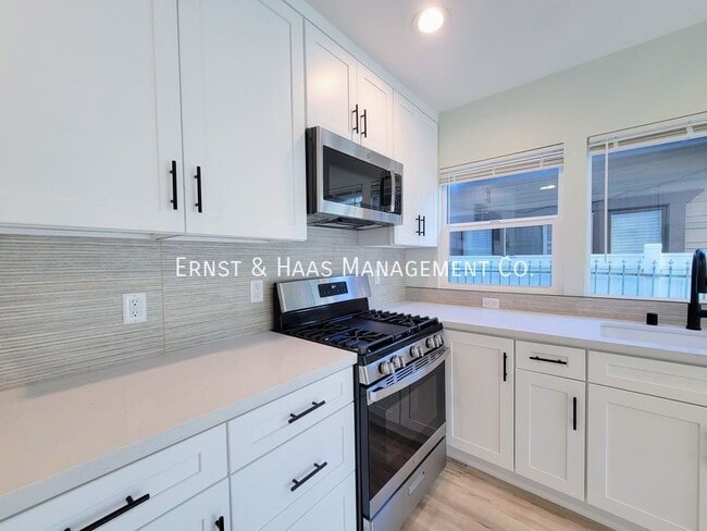 Building Photo - 1107 E. Broadway-